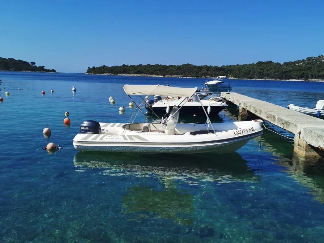 Wide Charter Boat