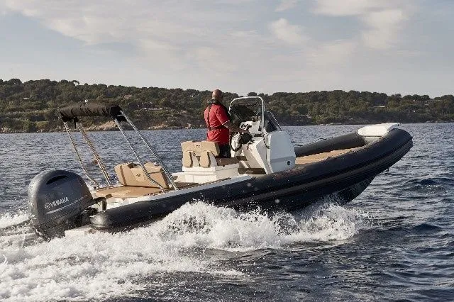Explore Sukosan on a 6.55m Rental Boat