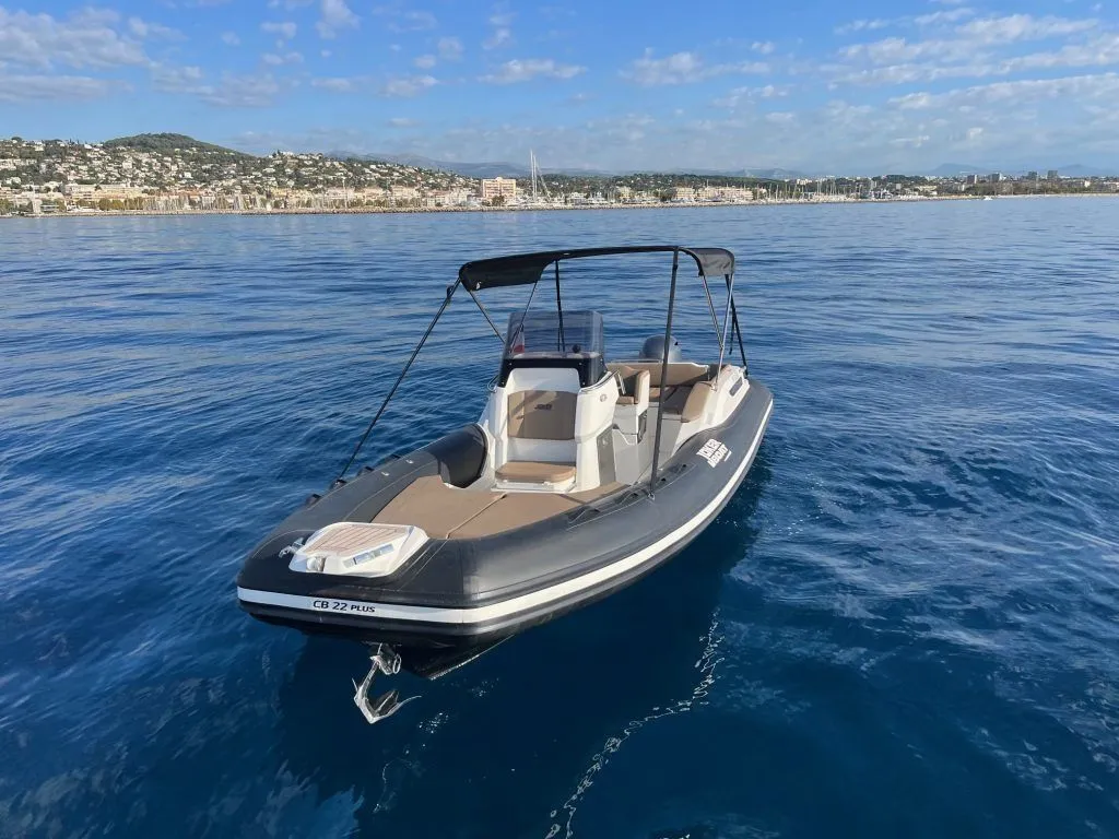 Explore Golfe-Juan on a 7.01m Rental Motor Boat Joker Clubman 22