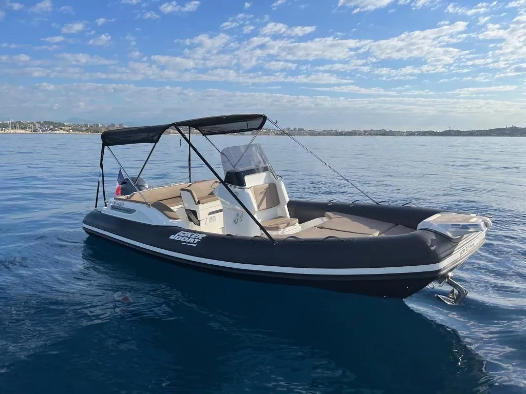 Explore Golfe-Juan on a 7.01m Rental Motor Boat Joker Clubman 22