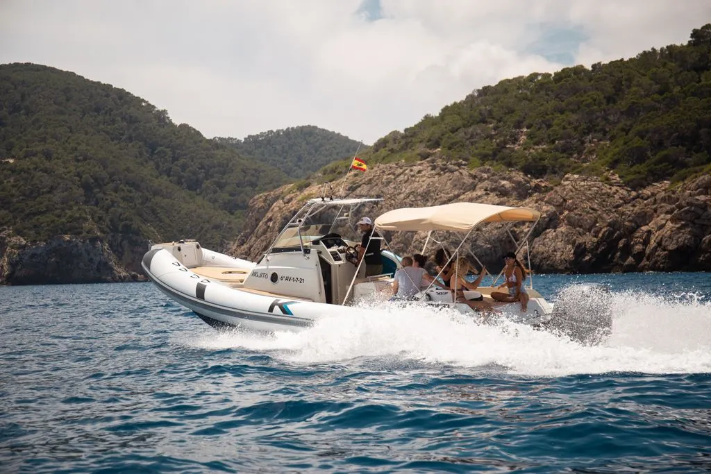 Mojito Charter Boat