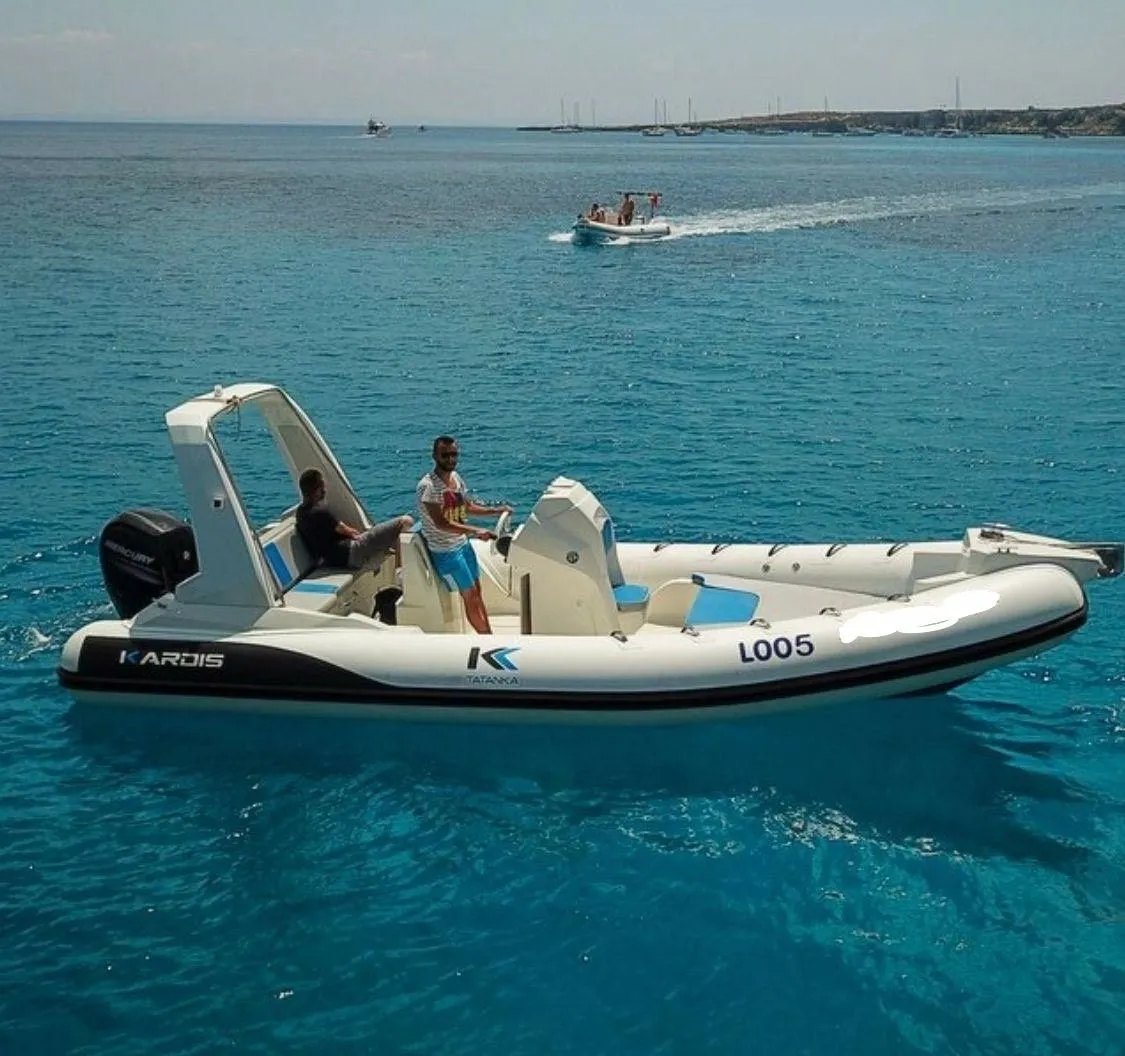 Rent a 7.8m Kardis Tatanka in Porto Rotondo