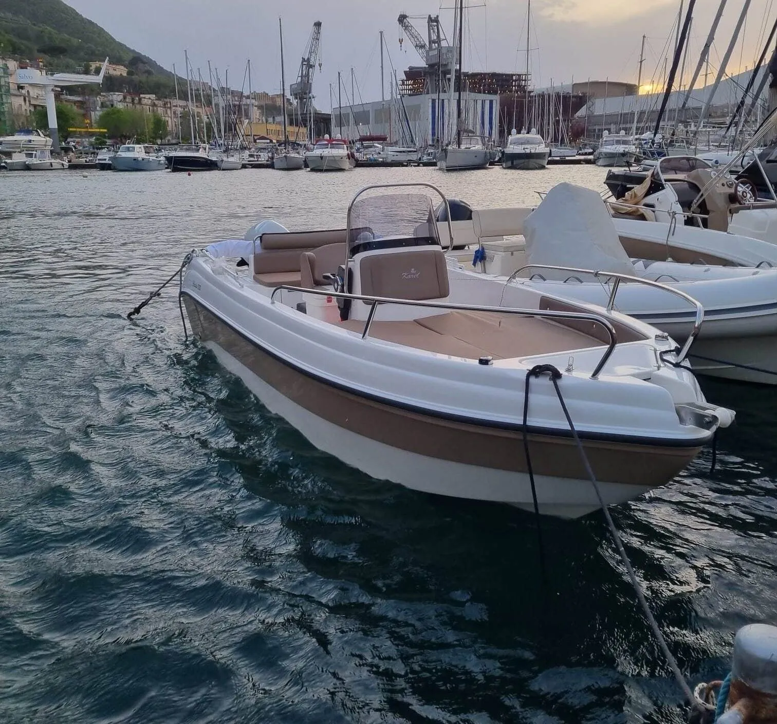 Charter a 5.5m Boat in Castellammare di Stabia