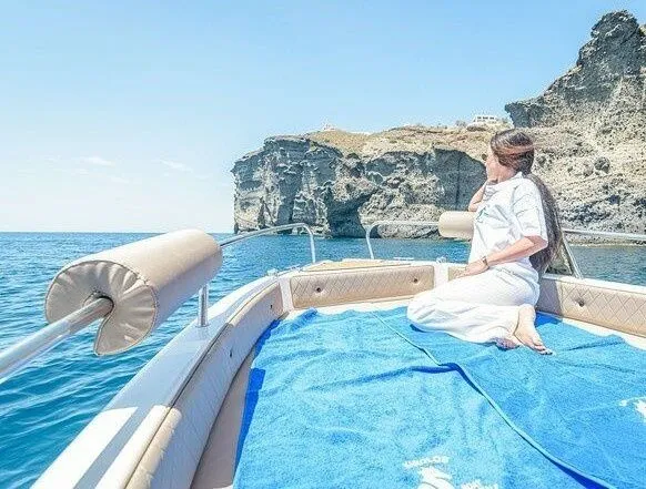 Explore Vlychada on a 5.5m Rental Boat