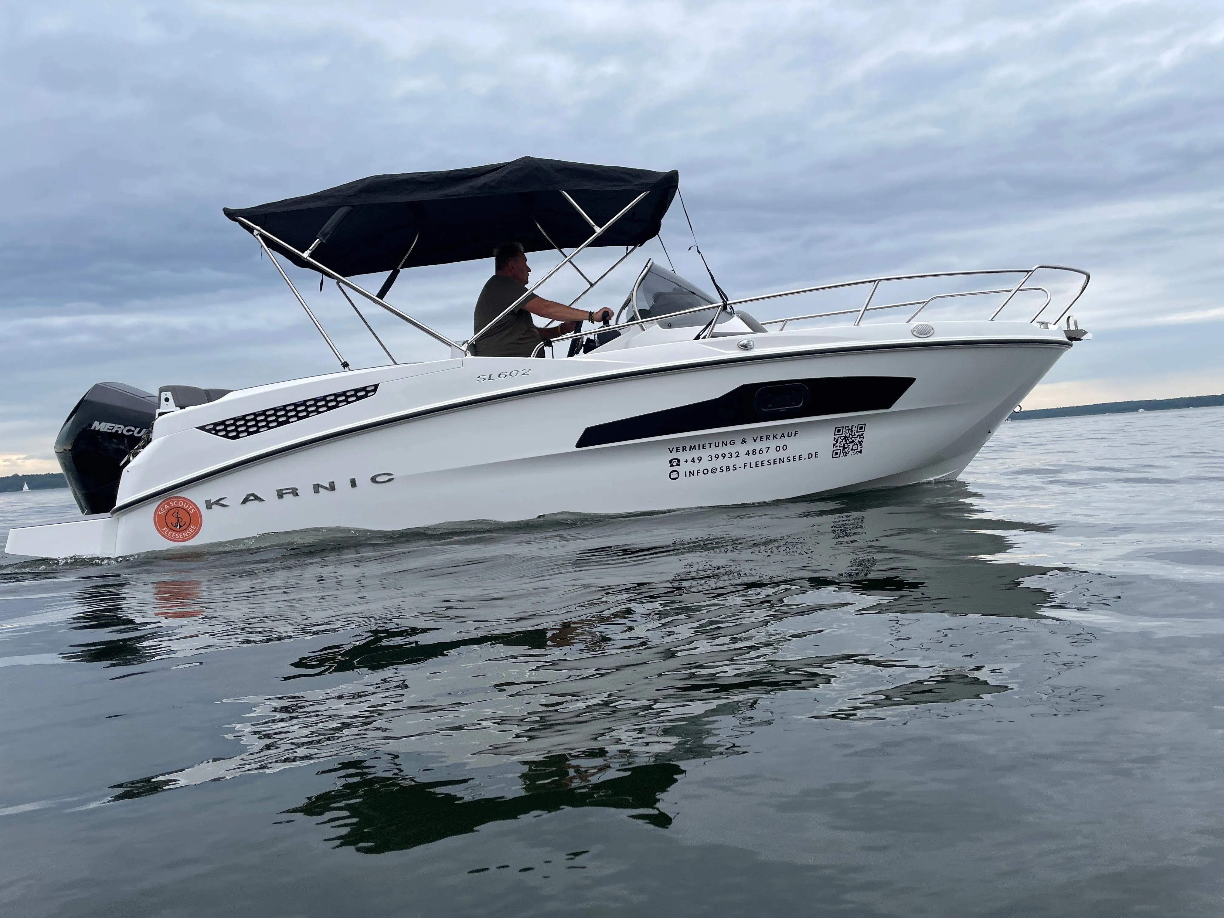 6.7m Göhren-Lebbin Motor Boat Karnic SL602 Hire