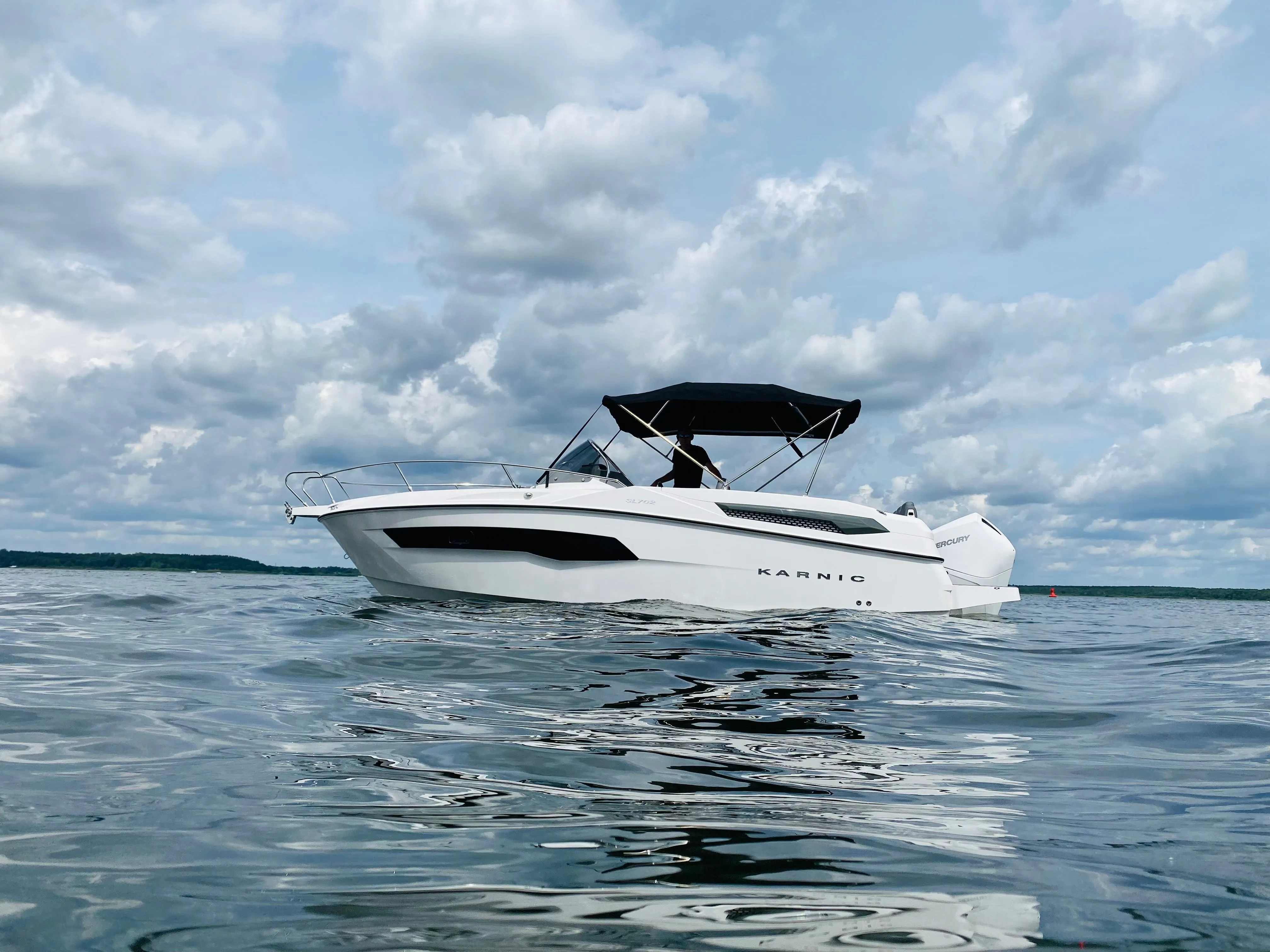 Charter a 7.8m Motor Boat Karnic SL702 in Göhren-Lebbin