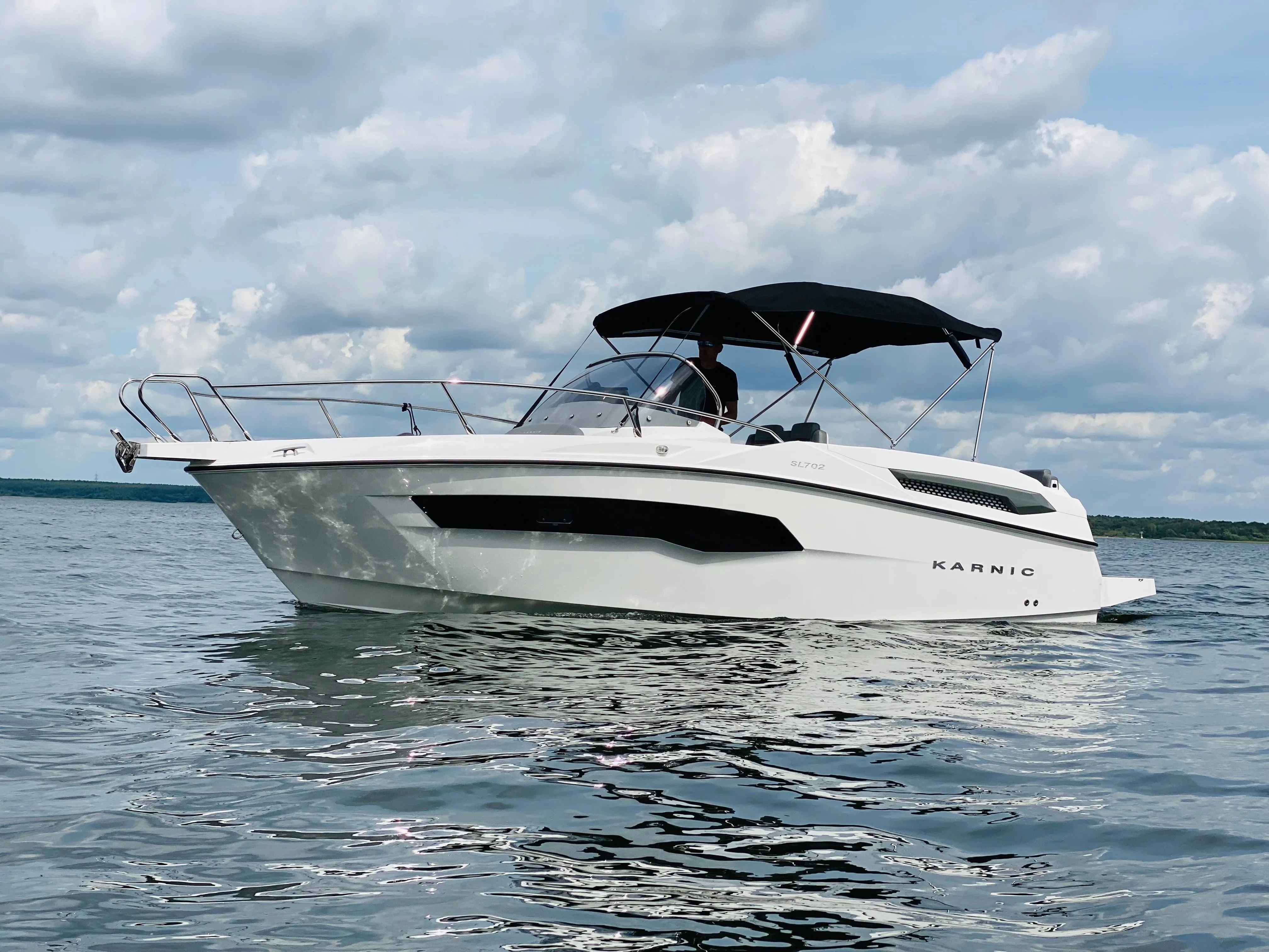 Charter a 7.8m Motor Boat Karnic SL702 in Göhren-Lebbin