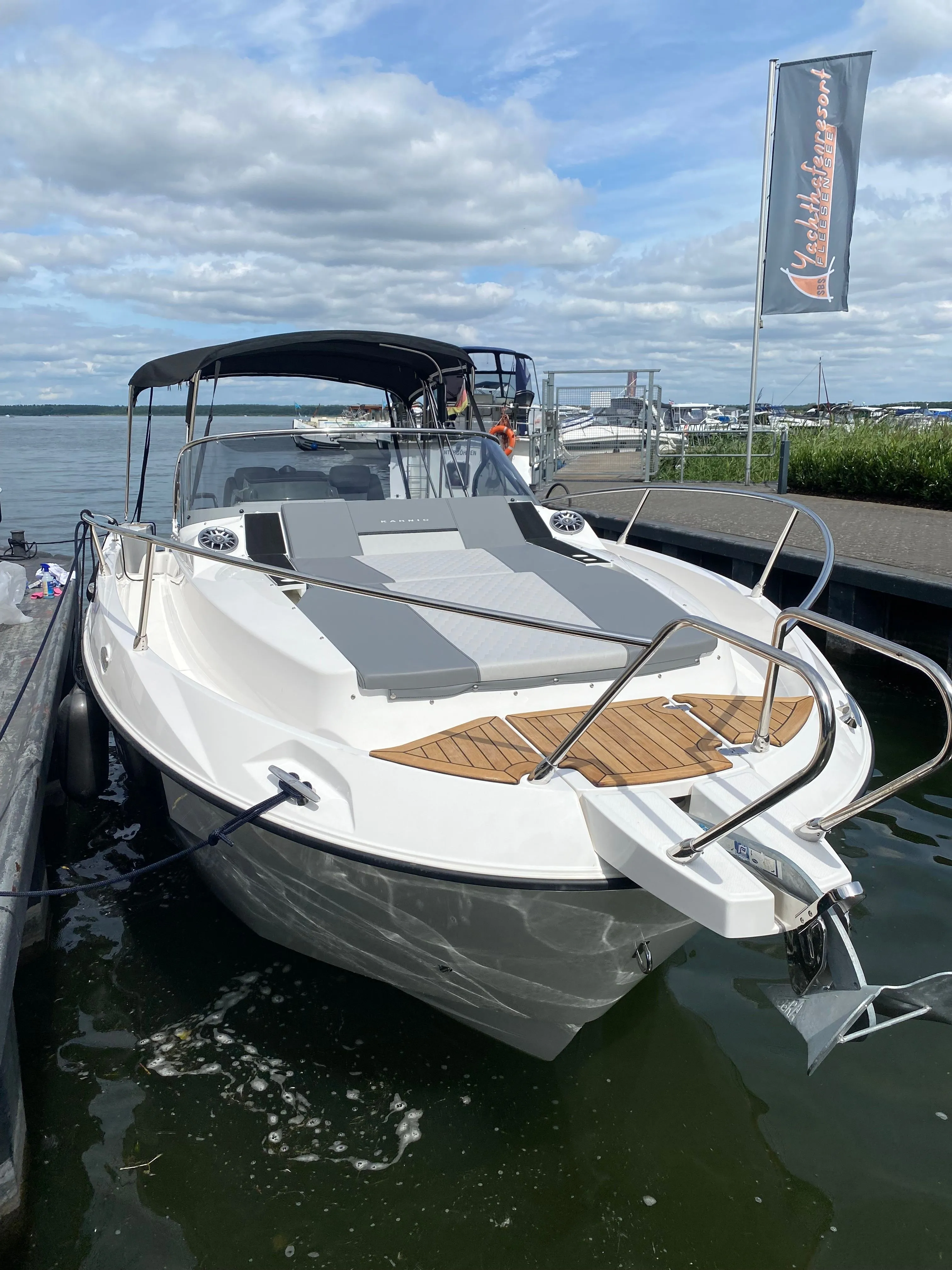 Explore Göhren-Lebbin on a 9.2m Rental Boat