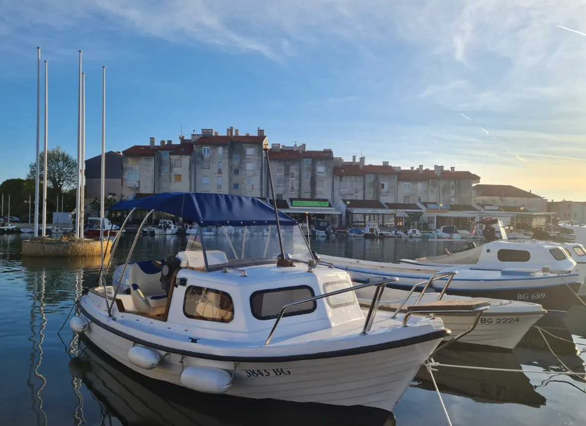 5m Biograd na Moru Motor Boat Hire