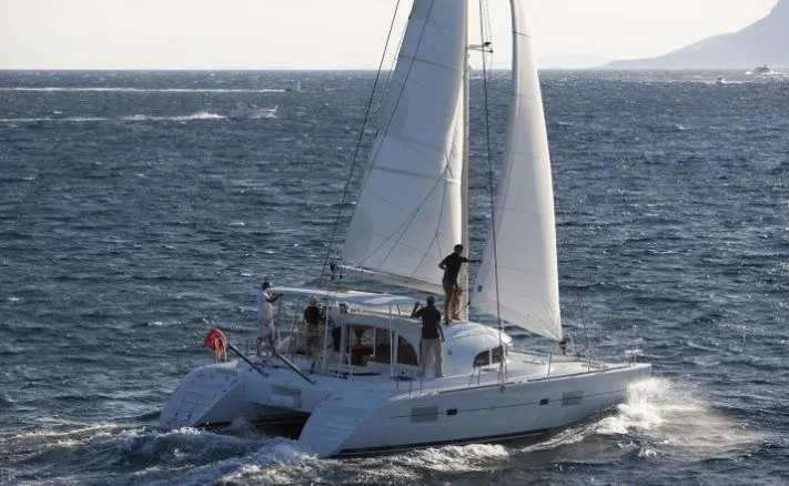 Atlasyco10 Charter Boat
