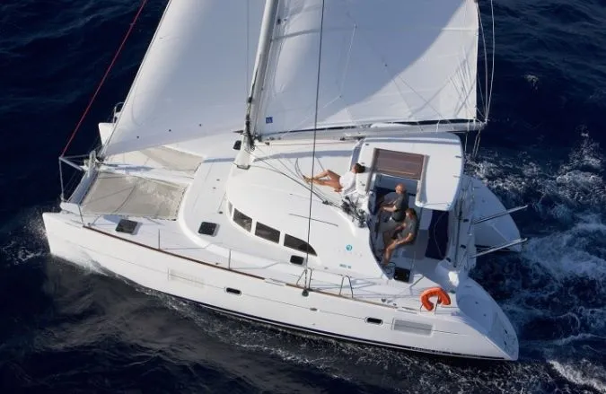 11.55m Yalta Catamaran Lagoon 380 Hire