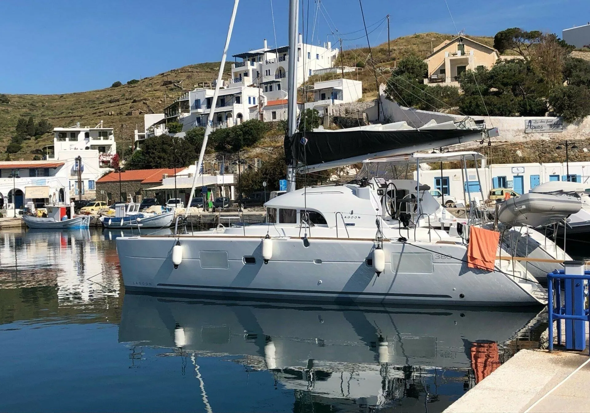 Charter a 11.58m Lagoon 380 in Parikia