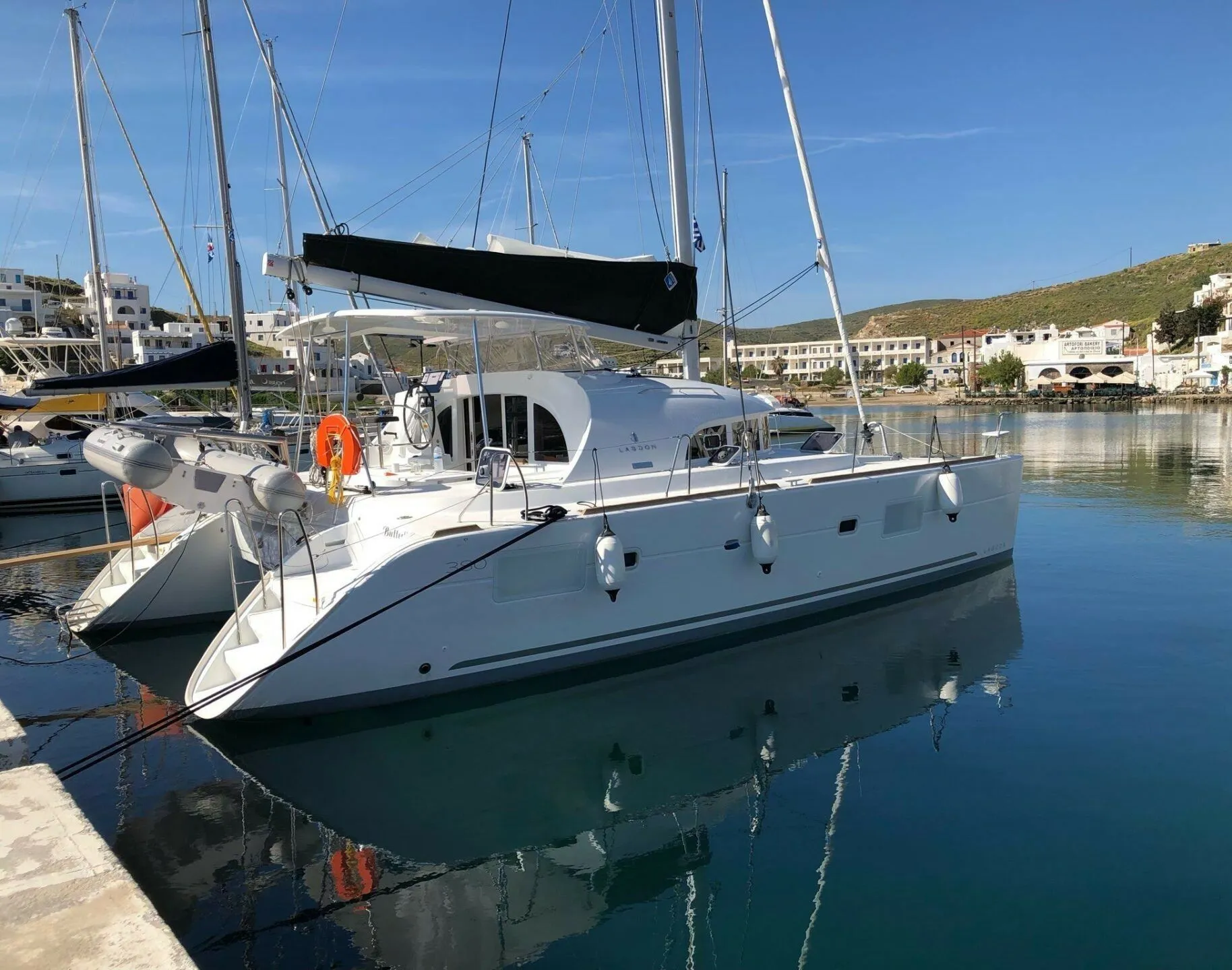 Charter a 11.58m Lagoon 380 in Parikia