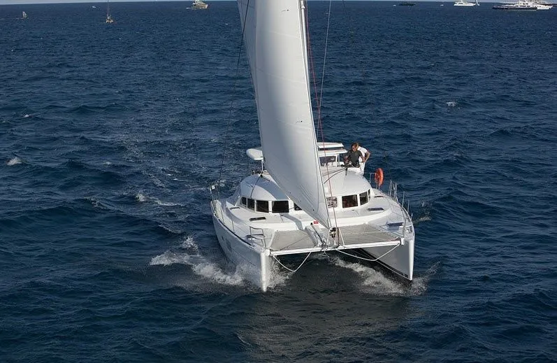 Rent a 11.55m Catamaran Lagoon 380 in Parikia