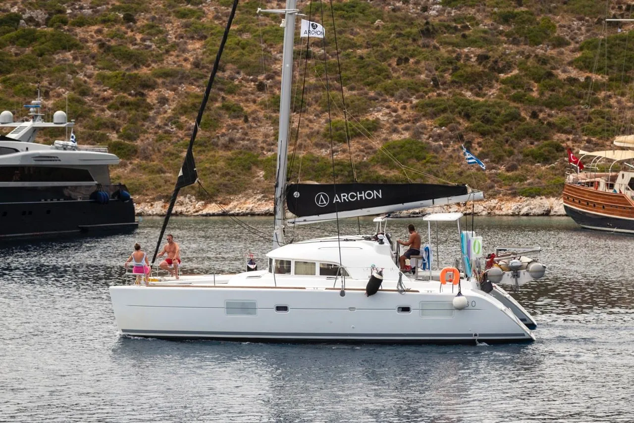 Boot - Rent a 11.55m Catamaran Lagoon 380 S2 in Kos Town