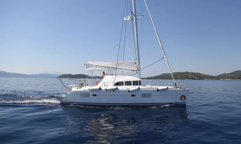 Rent a 11.55m Catamaran Lagoon 380 S2 in Volos