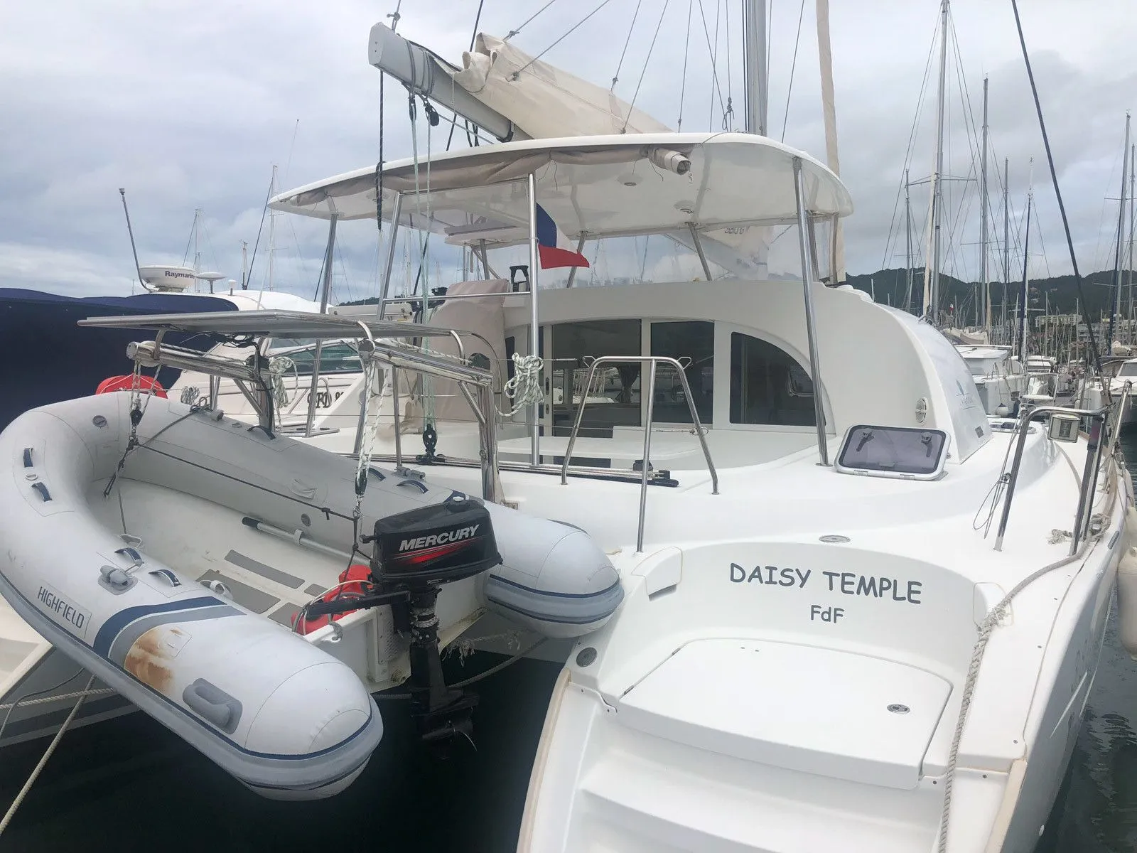 Boot - Rent a 11.55m Lagoon 380 S2 in Le Marin