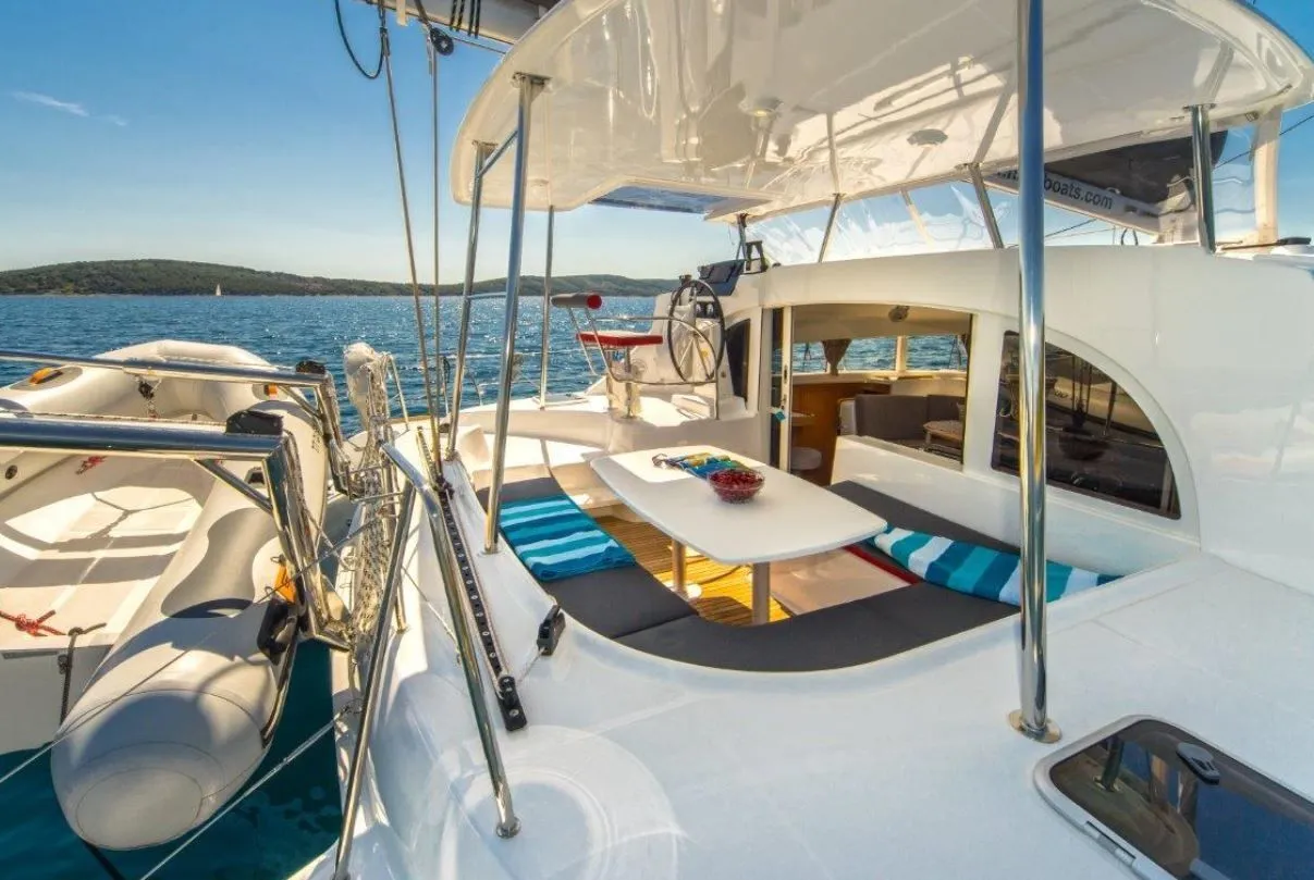 Maestro Charter Boat - 4