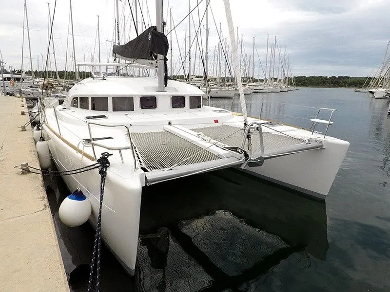 Charter a 11.55m Lagoon 380 S2 in Šibenik