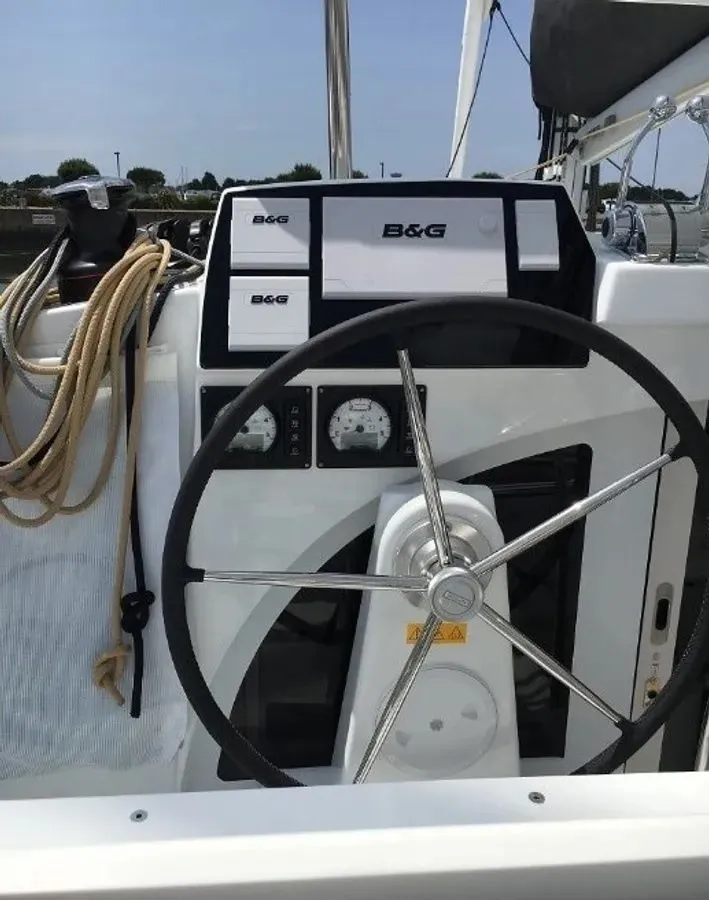 11.5m Eden Island 6 Cabin Catamaran Hire