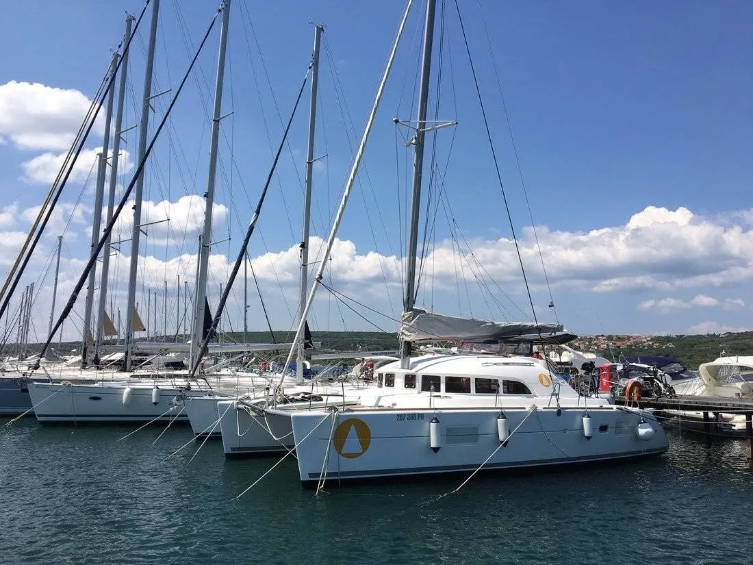 Charter a 11.55m 6 Cabin Catamaran in Punat