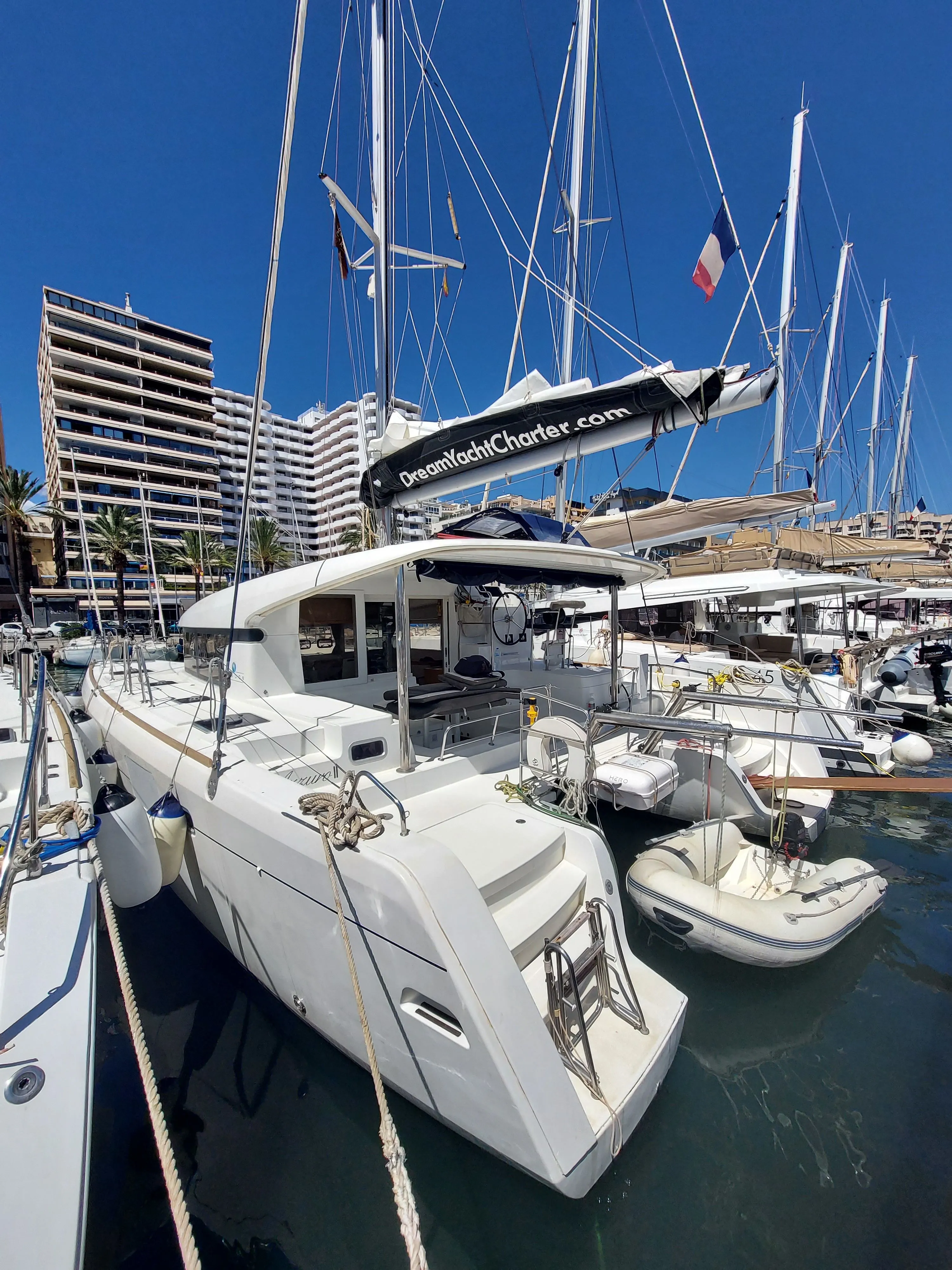 Azzuro 2 Charter Boat