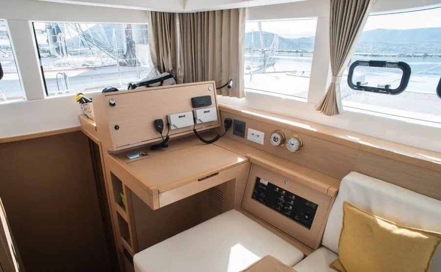 Explorer Charter Boat - 5