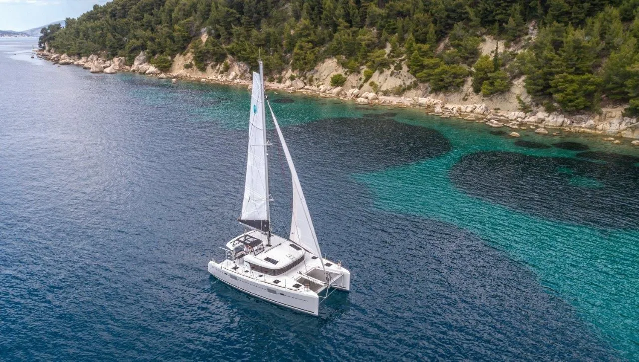 Pula 11.74m Kiralık Katamaran