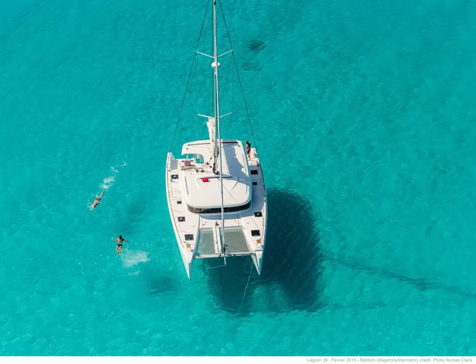 Charter a 11.74m Catamaran in Toulon