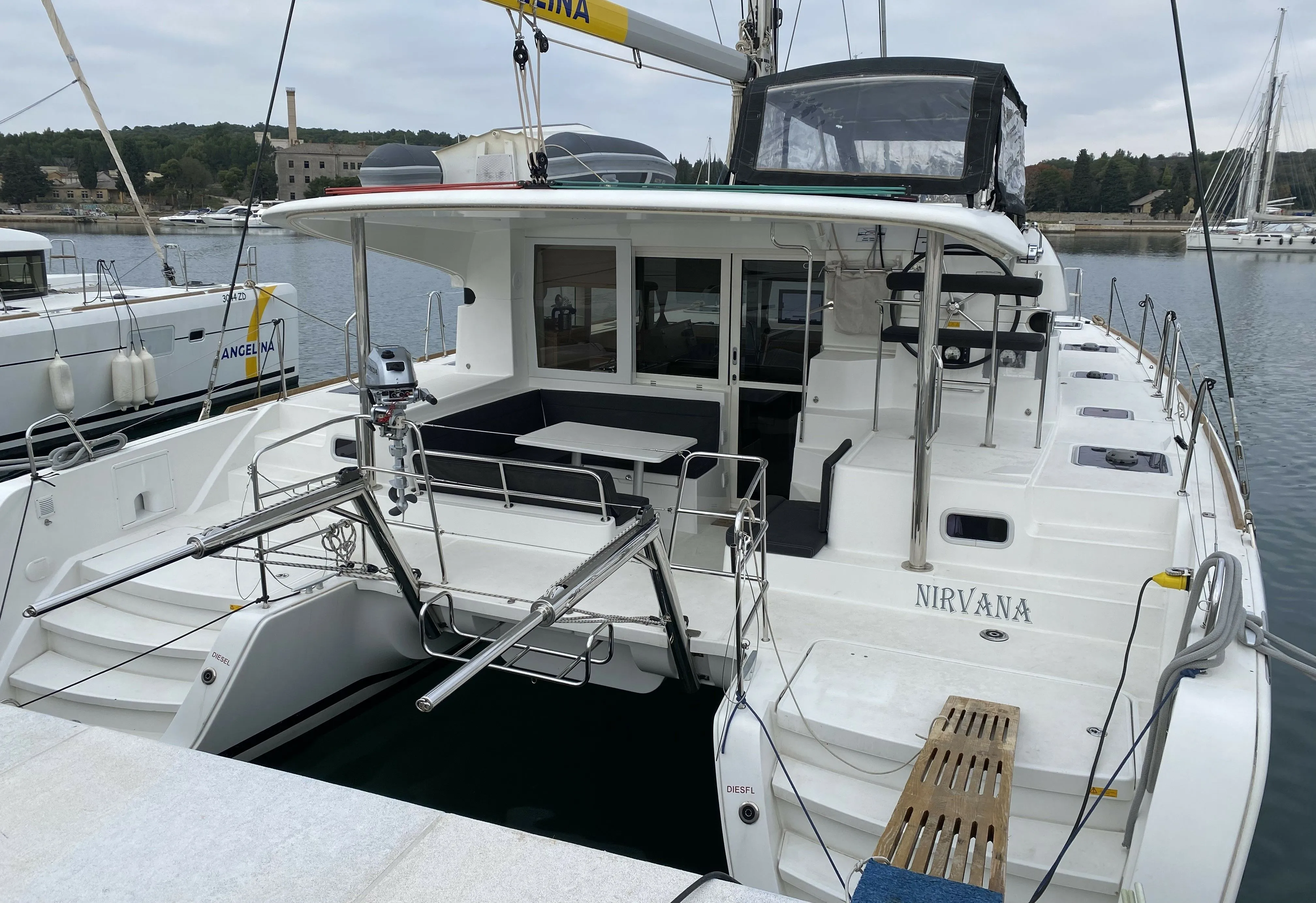 Charter a 11.74m Boat in Pula
