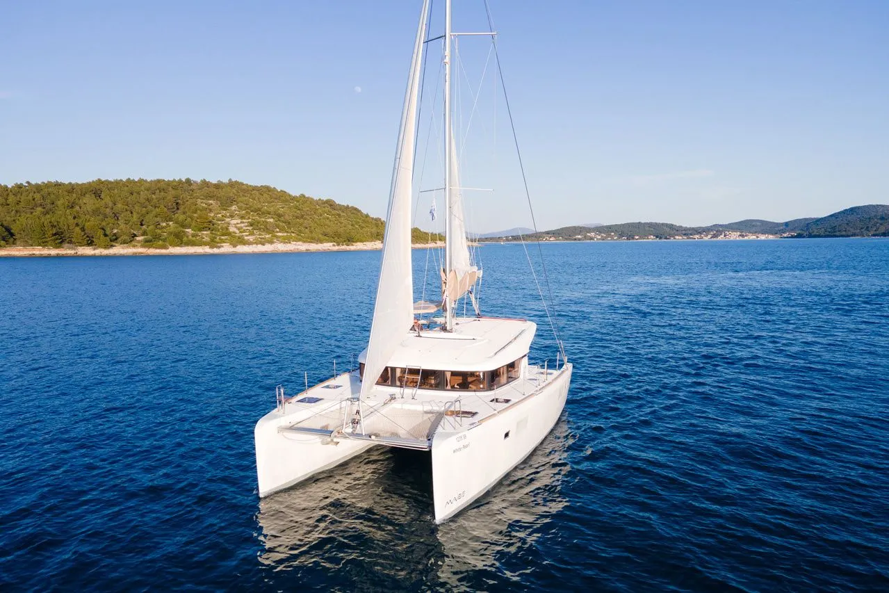 Charter a 11.74m Lagoon 39 Catamaran in Šibenik