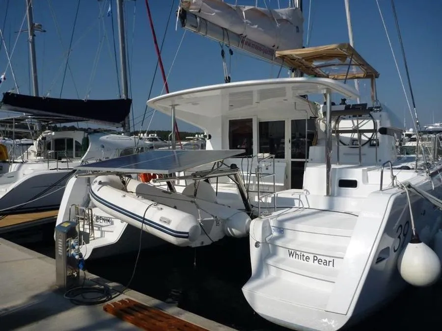 Charter a 11.74m Lagoon 39 Catamaran in Šibenik
