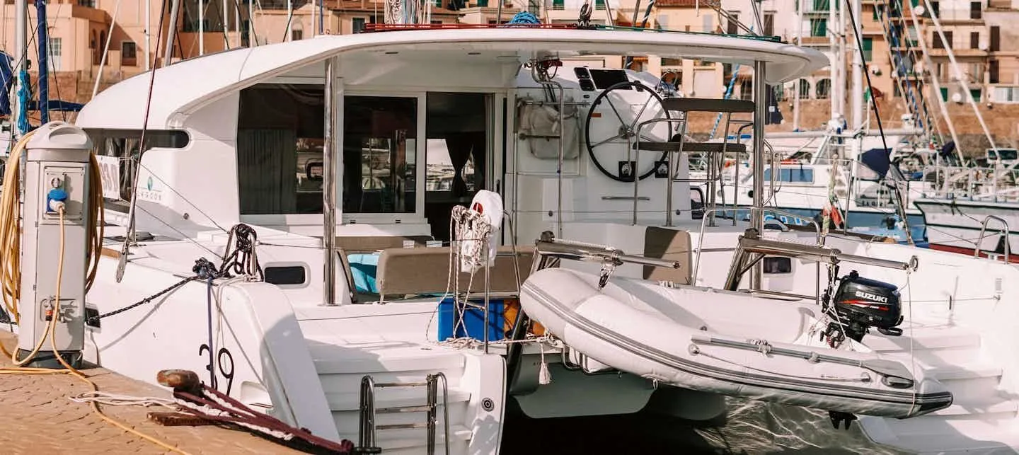 Rent a 12m Catamaran Lagoon 39 in Polignano a Mare