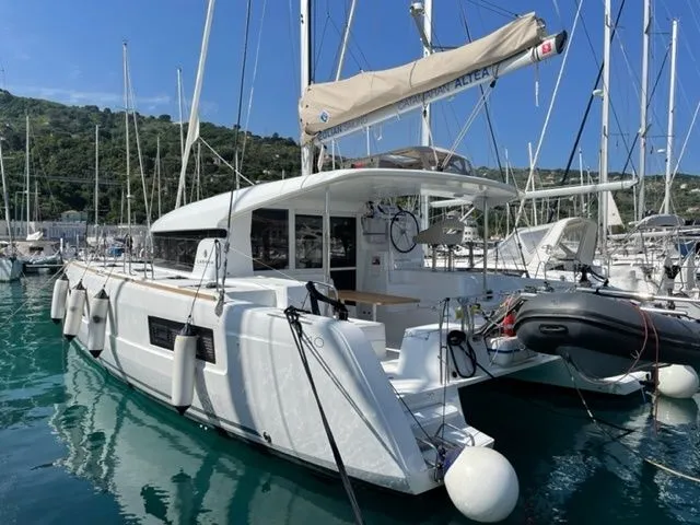 Boat - Rent a 11.74m 6 Cabin Catamaran in Capo d'Orlando