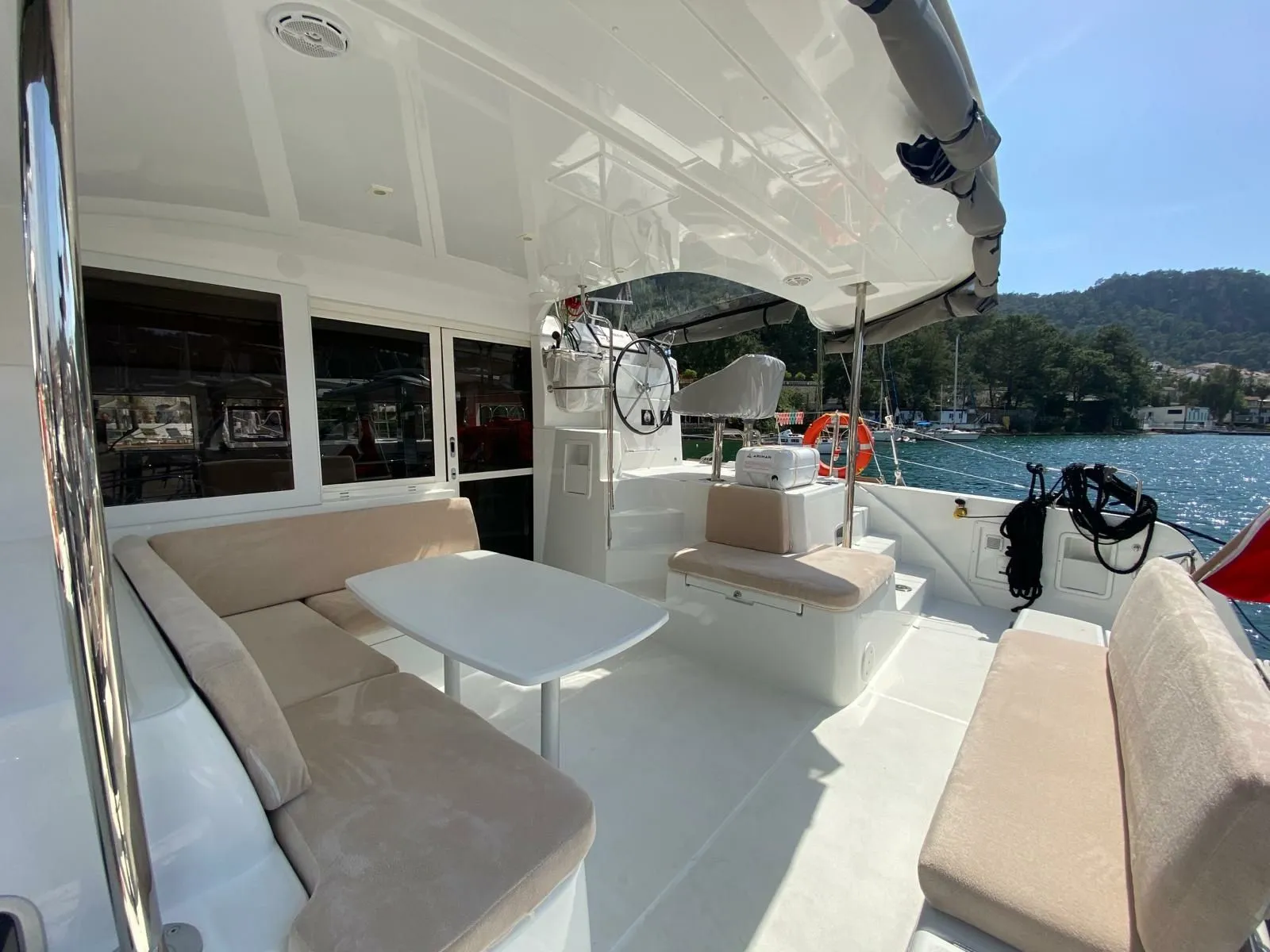 Charter a 11.74m Lagoon 40 in Bodrum