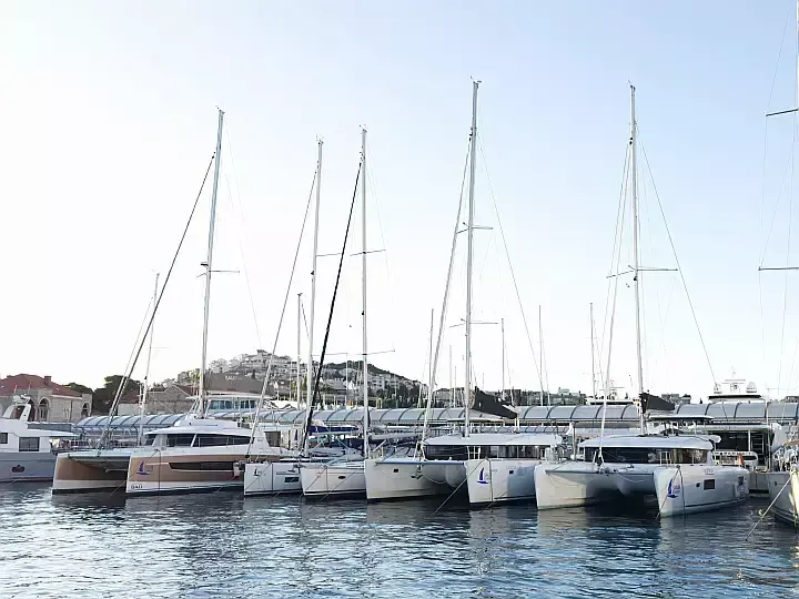 Nina Charterboot - 3