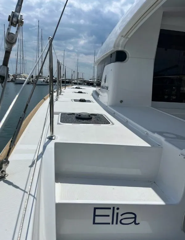 Elia Charterboot - 4