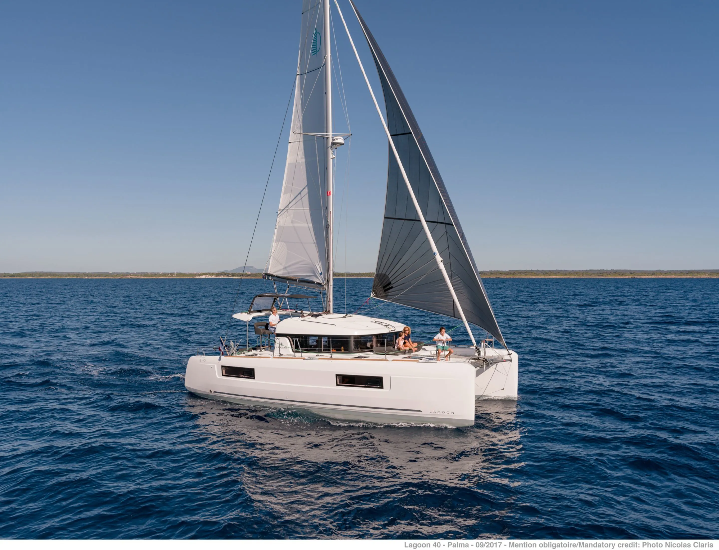 Charter a 11.74m Lagoon 40 in La Trinite-sur-Mer