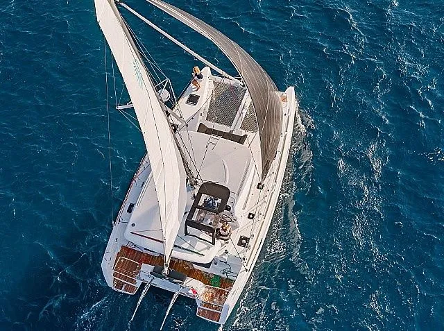 Rent a 12.3m Lagoon 40 in Gouvia