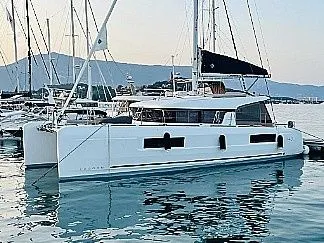 Rent a 12.3m Lagoon 40 in Gouvia