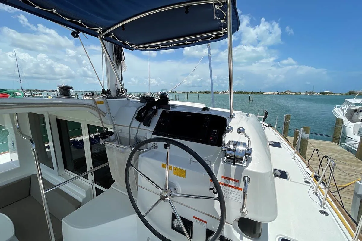 Explore Marsh Harbour on a 11.74m Rental Catamaran Lagoon 40