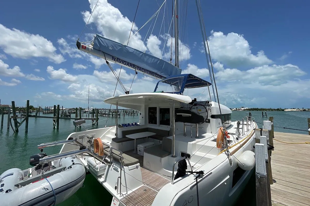 Explore Marsh Harbour on a 11.74m Rental Catamaran Lagoon 40