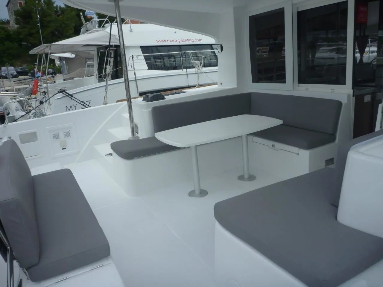 Explore Pula on a 11.74m Rental Boat