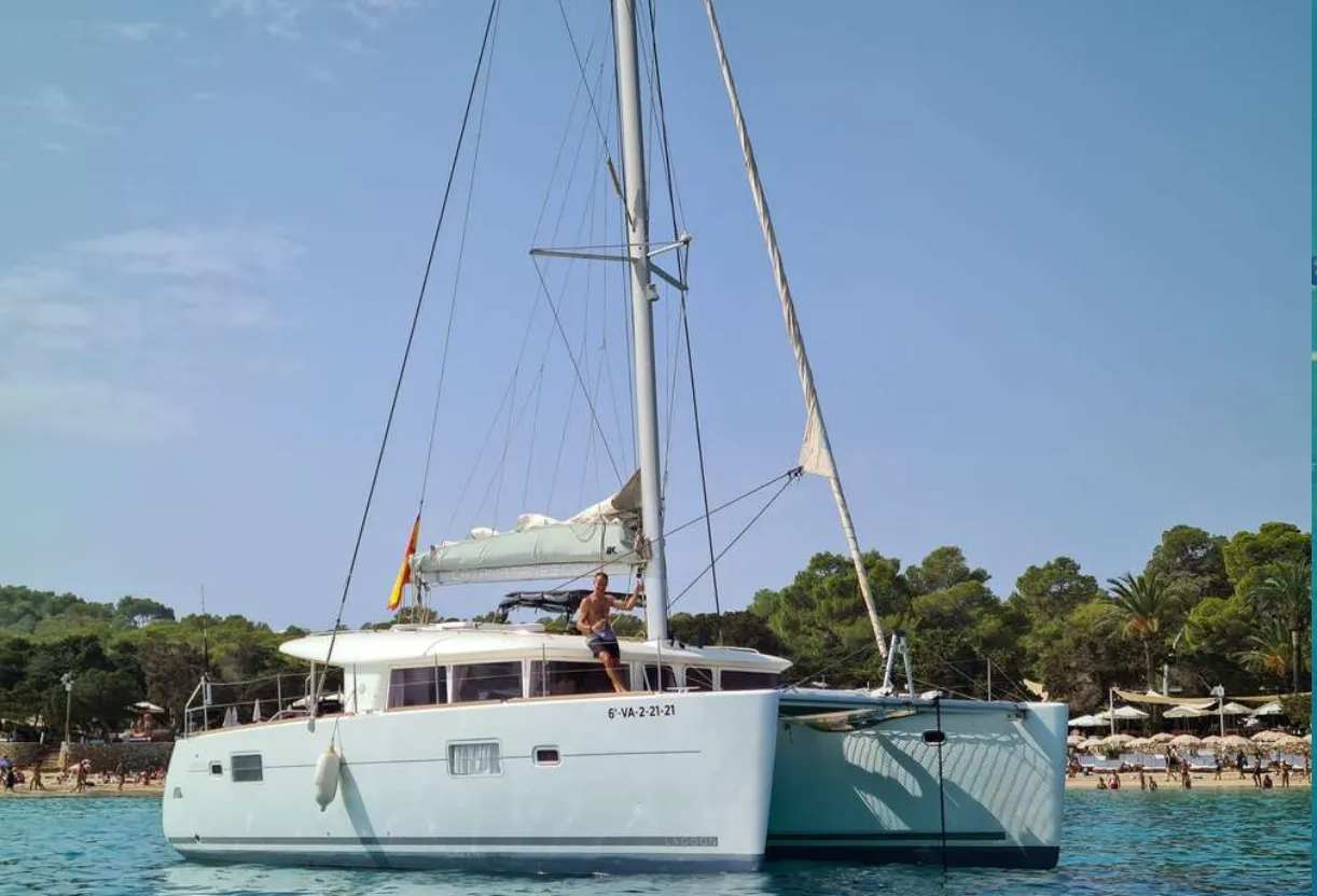 Charter a 11.99m Boat in Gandia