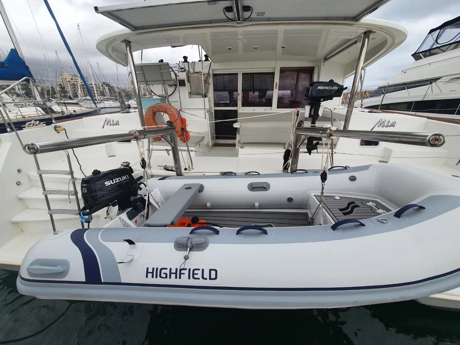 Mia Charter Boat