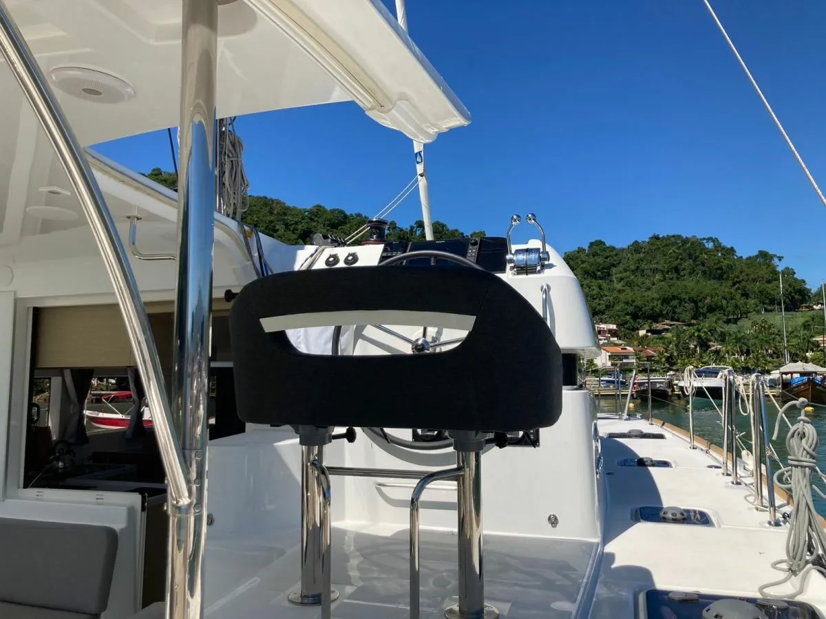 Nossa Toca 2 Charter Boat