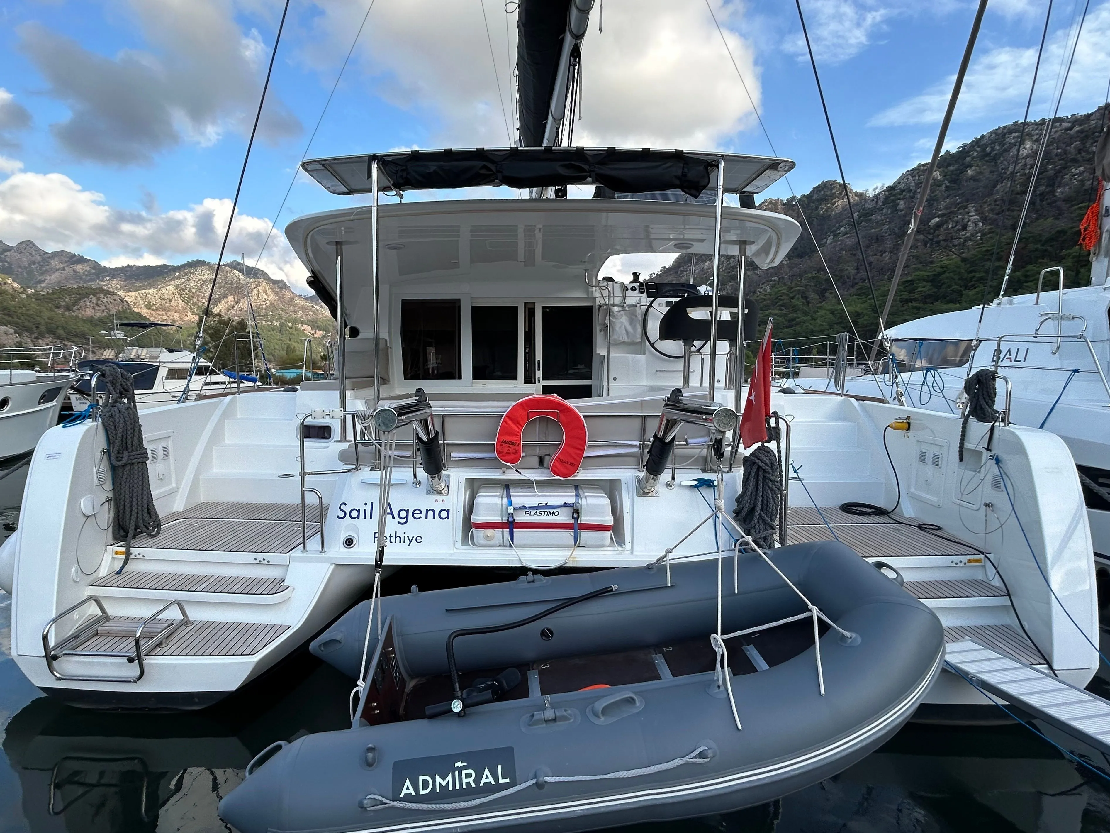 11.74m Orhaniye Lagoon 40 Catamaran Hire