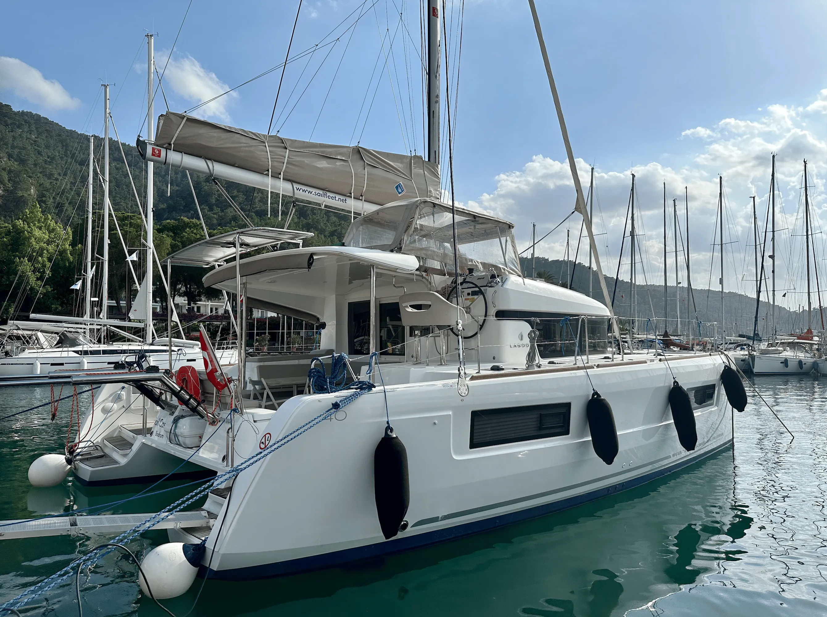 Sail Castor Charter Boat