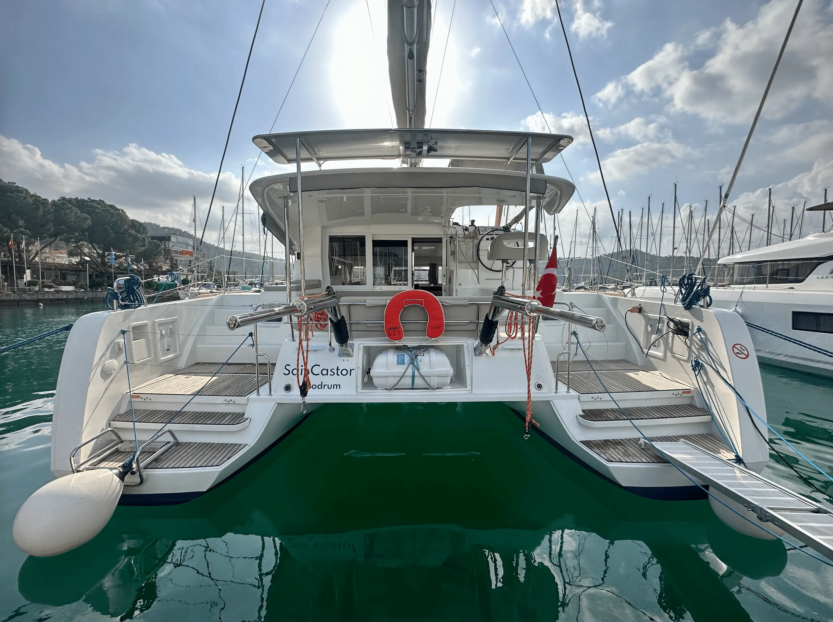 Sail Castor Charter Boat