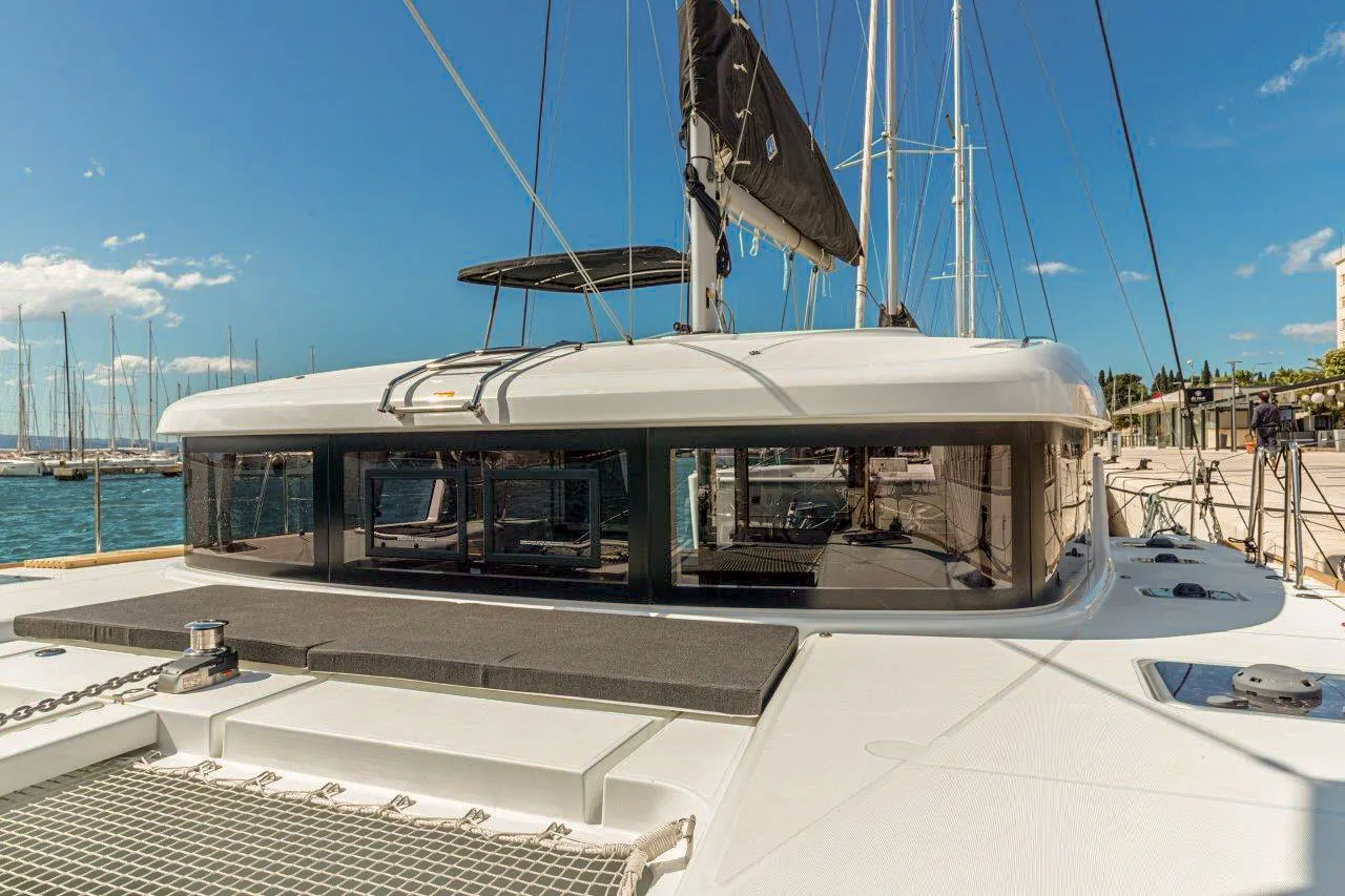 11.74m Slano Catamaran Hire